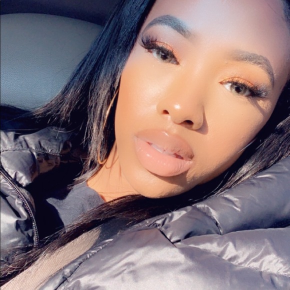 Hey Beautiful! Come shop in my Rabbit Hole 🐰💖 - Picture 7 of 8